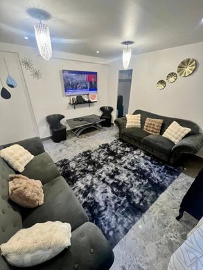 Apartment / Etagenwohnung in Montreuil-sous-Bois, Seine-Saint-Denis