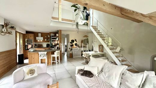 Apartment in Groisy, Haute-Savoie