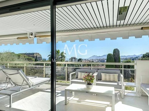 Apartment / Etagenwohnung in Le Cannet, Alpes-Maritimes