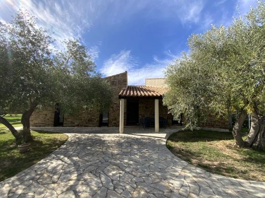 Luxus-Haus in Bize-Minervois, Aude