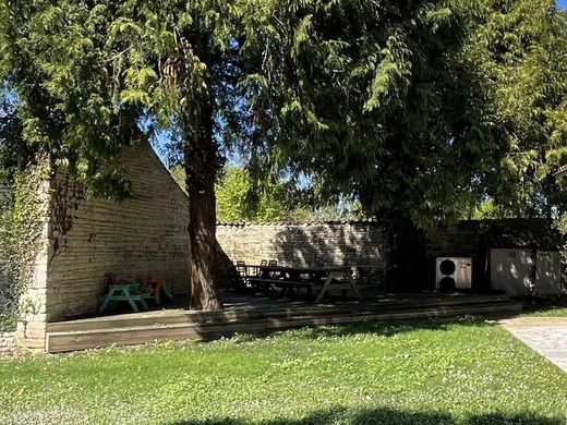 Clavette, Charente-Maritimeの高級住宅