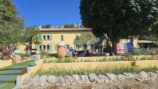 Andon, Alpes-Maritimesのカントリー風またはファームハウス