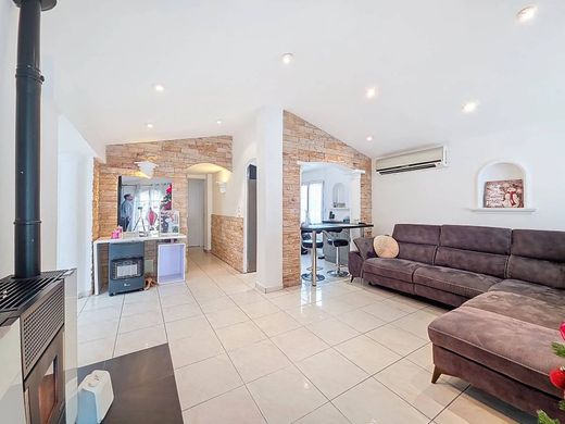 Maison de luxe à Villeneuve-Loubet, Alpes-Maritimes