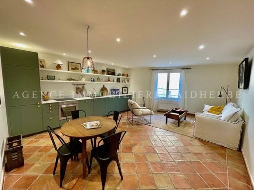 ﺷﻘﺔ ﻓﻲ سان تروبيه, Var