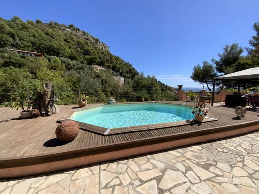 Luxury home in La Turbie, Alpes-Maritimes