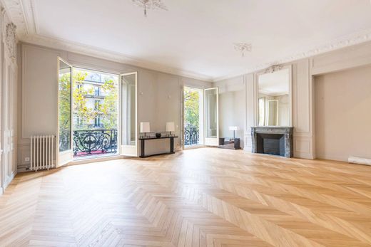 Apartment in Champs-Elysées, Madeleine, Triangle d’or, Paris