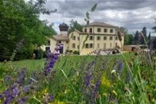 Luxury home in Saint-Genis-Laval, Rhône