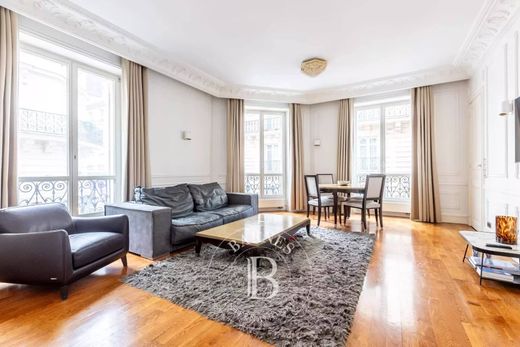 Appartamento a Champs-Elysées, Madeleine, Triangle d’or, Parigi