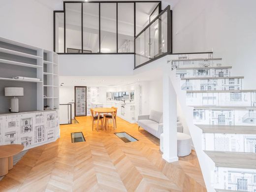 Apartament w Buttes-Chaumont, Villette, Bas Belleville, Paris