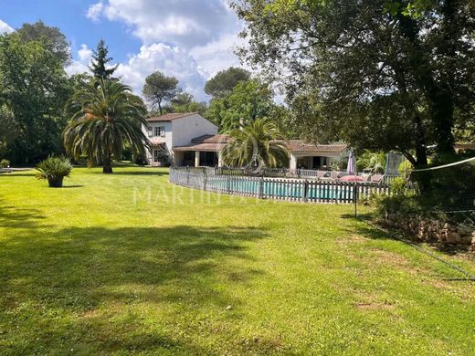 Valbonne, Alpes-Maritimesの高級住宅