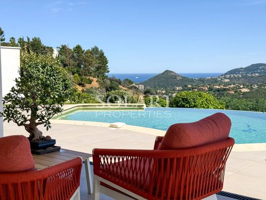 Villa in Mandelieu-la-Napoule, Alpes-Maritimes
