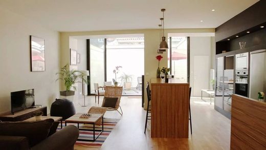 Apartment in Bordeaux, Gironde