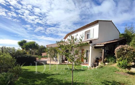 Luxury home in Châteauneuf-Grasse, Alpes-Maritimes