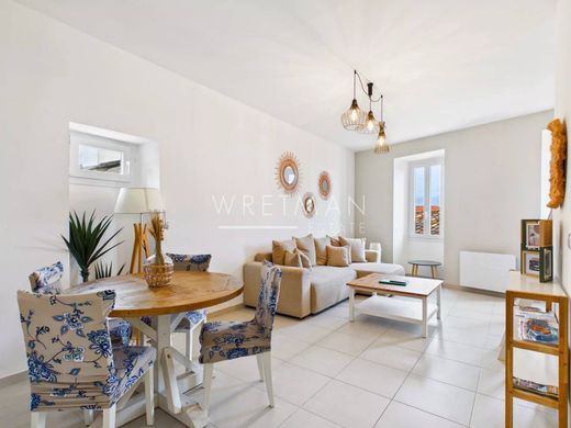 Apartment / Etagenwohnung in Menton, Alpes-Maritimes