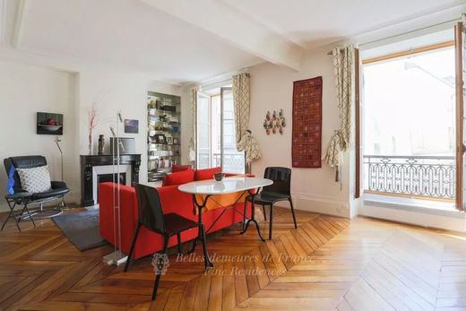 Apartment in Saint-Germain, Odéon, Monnaie, Paris