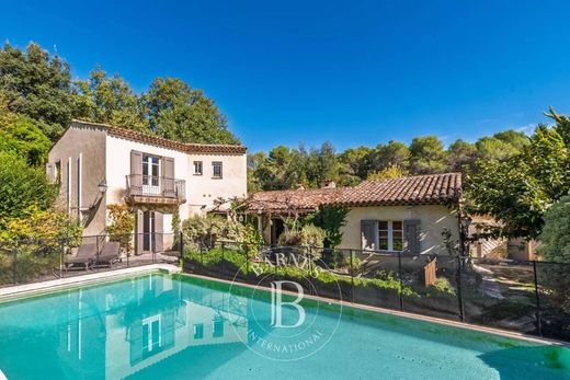 Villa in Roquefort-les-Pins, Alpes-Maritimes