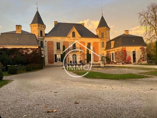 Castle in Sainte-Foy-la-Grande, Gironde