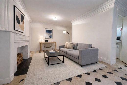 Apartment in Saint-Germain, Odéon, Monnaie, Paris