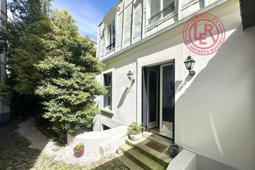 Apartment / Etagenwohnung in Motte-Picquet, Commerce, Necker, Paris