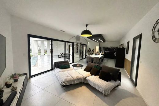 Villa in Prades-le-Lez, Hérault