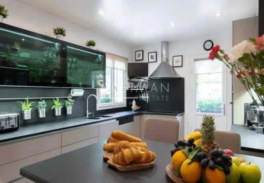 Элитный дом, Roquefort-les-Pins, Alpes-Maritimes