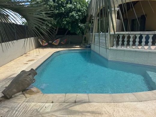 Luxury home in Gignac, Lot