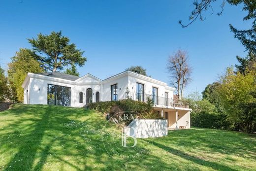 Casa de lujo en La Celle-Saint-Cloud, Yvelines