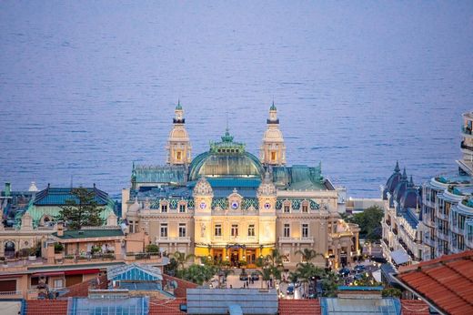 Apartment / Etagenwohnung in Beausoleil, Alpes-Maritimes