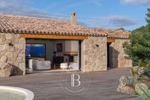 Villa in Sainte-Lucie de Porto-Vecchio, South Corsica