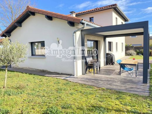 Luxury home in Vindry-sur-Turdine, Rhône