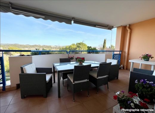 Apartment / Etagenwohnung in Cannes, Alpes-Maritimes