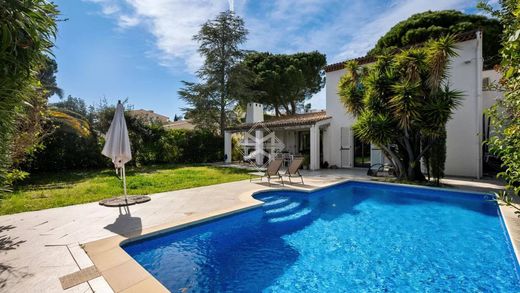Villa in Villeneuve-Loubet, Alpes-Maritimes
