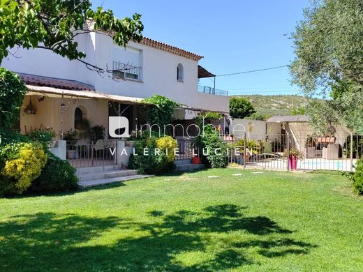 Luxury home in Mouriès, Bouches-du-Rhône