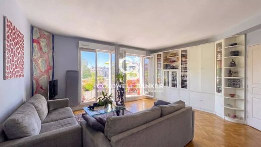 Apartment in La Muette, Auteuil, Porte Dauphine, Paris