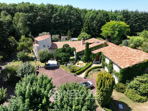 Casa de lujo en Chasseneuil-sur-Bonnieure, Charenta