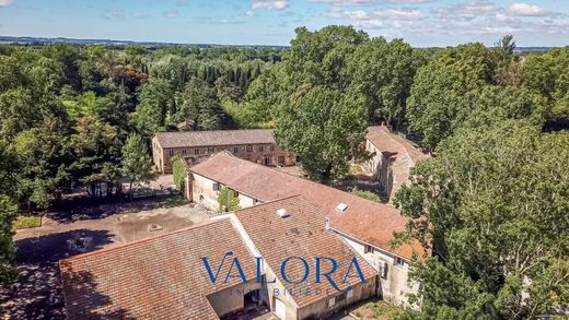 ‏בניין ב  נים, Gard