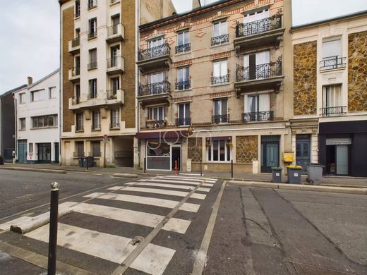 Edificio en Ivry sobre Sena, Valle de Marne