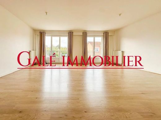 Apartment / Etagenwohnung in Bourg-la-Reine, Hauts-de-Seine