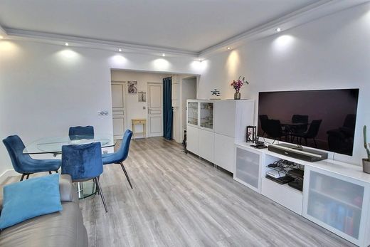Apartment / Etagenwohnung in Saint-Maur-des-Fossés, Val-de-Marne