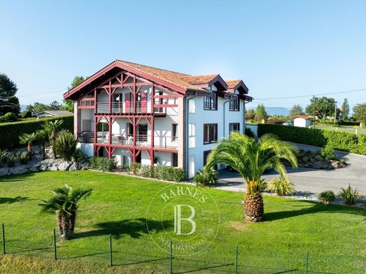 Casa di lusso a Villefranque, Pirenei atlantici