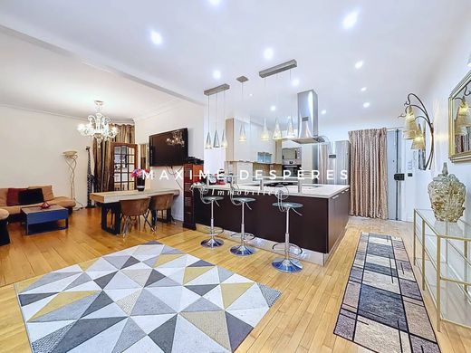 Apartment / Etagenwohnung in Neuilly-sur-Seine, Hauts-de-Seine