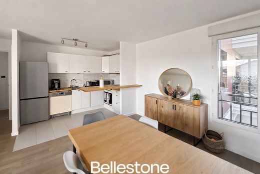 Apartment / Etagenwohnung in Antony, Hauts-de-Seine