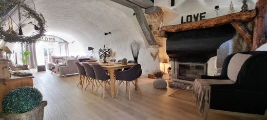 Casa de lujo en Lucéram, Alpes Marítimos