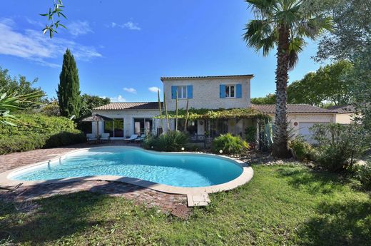 Вилла, Uzès, Gard