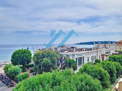 Apartment / Etagenwohnung in Menton, Alpes-Maritimes