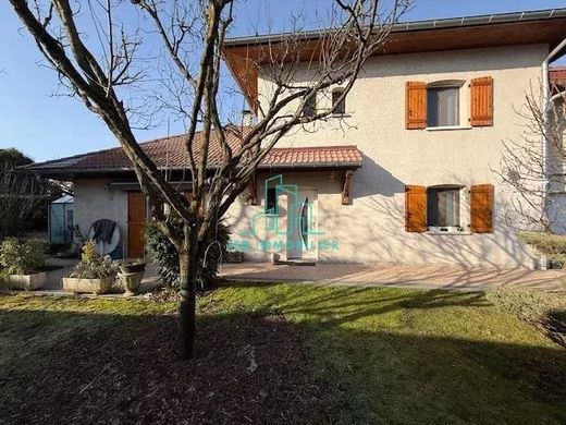 Maison de luxe à Viviers-du-Lac, Savoie