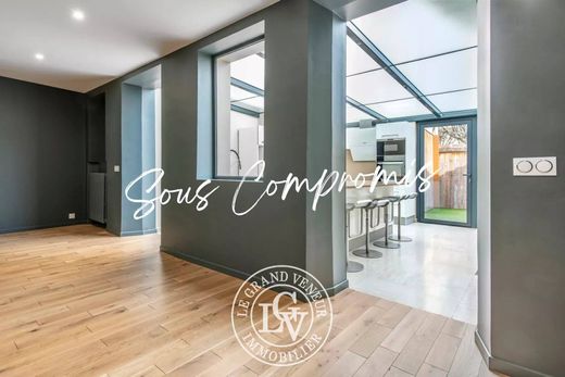 Apartment / Etagenwohnung in Fontainebleau, Seine-et-Marne