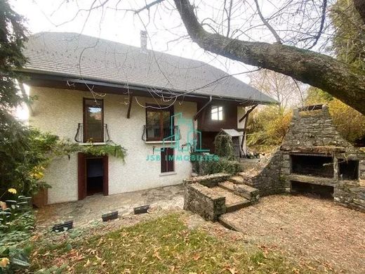 Maison de luxe à La Rochette, Savoie