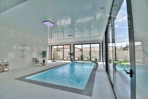 Thuir, Pyrénées-Orientalesのヴィラ