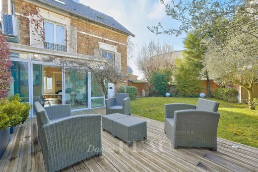 Luxury home in Garches, Hauts-de-Seine